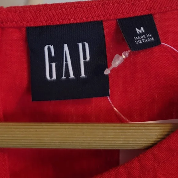 🆕️ Gap Linen Blend Crop Shell Tank Top in Tomato Sauce Red - Picture 6 of 13